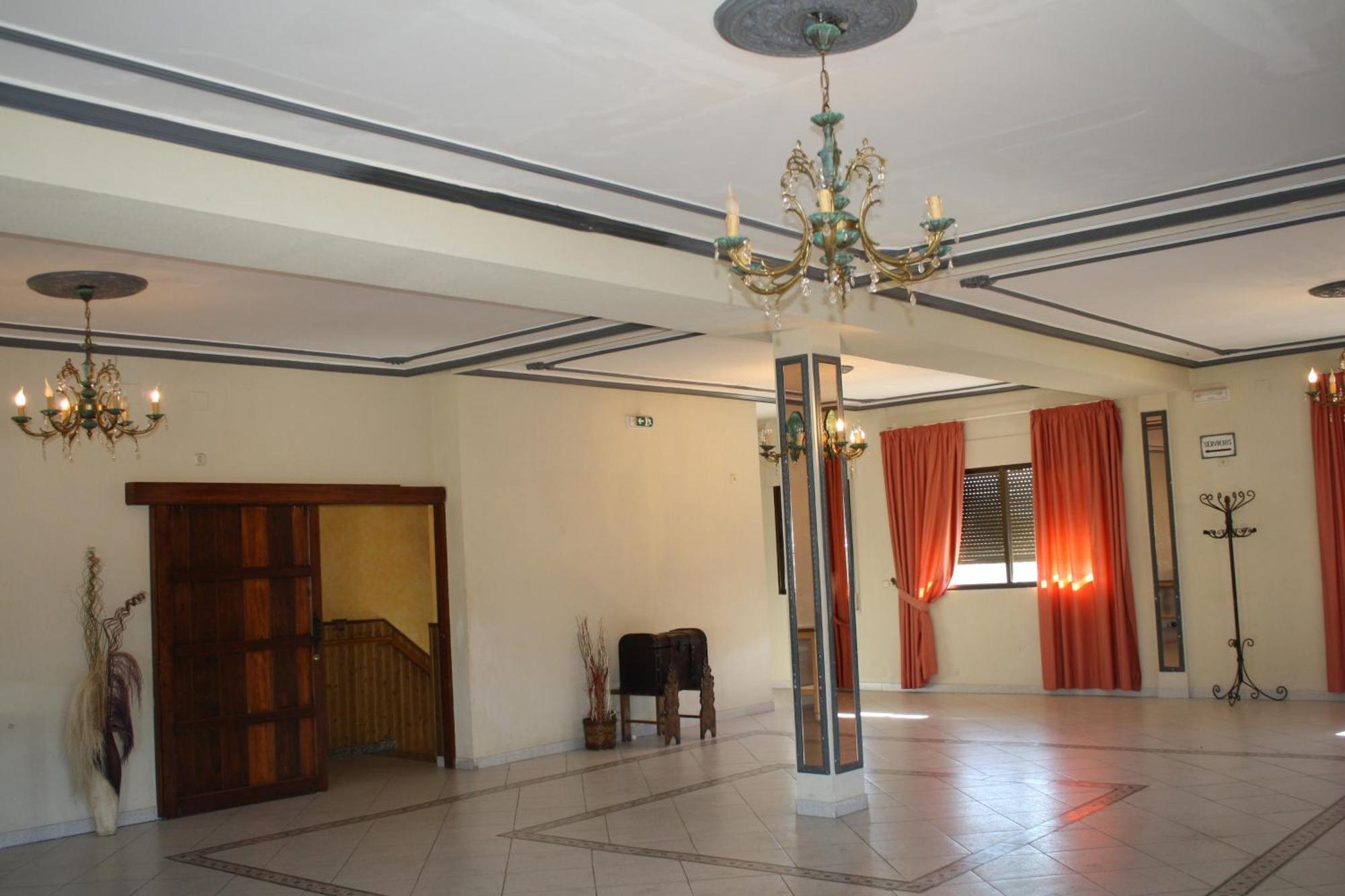 Hotel Carvajal Torrejón el Rubio Exterior foto