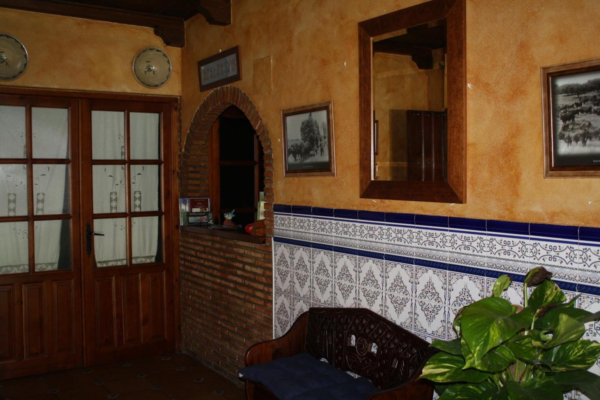 Hotel Carvajal Torrejón el Rubio Exterior foto