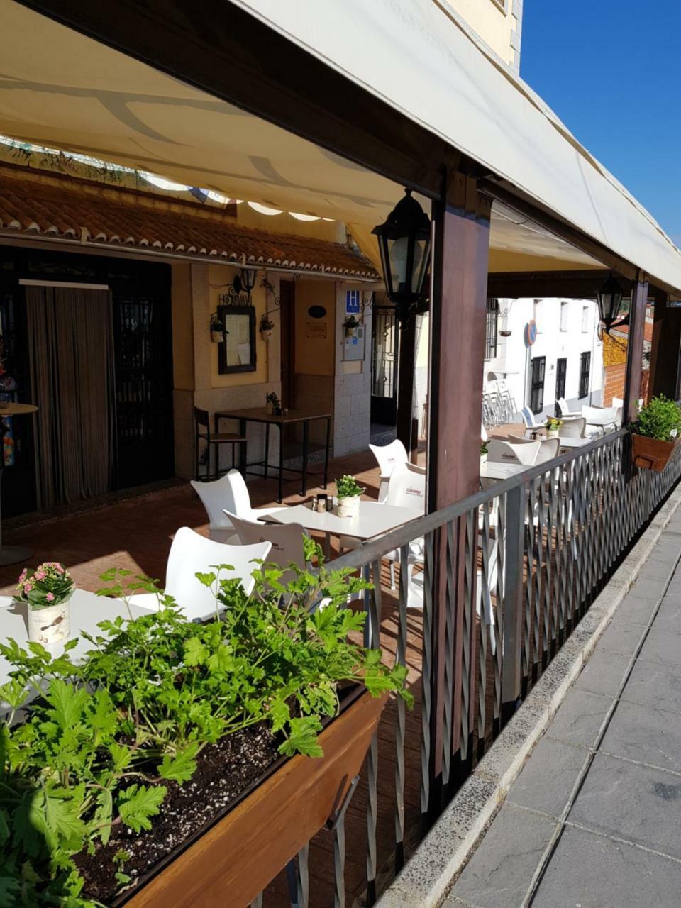 Hotel Carvajal Torrejón el Rubio Exterior foto
